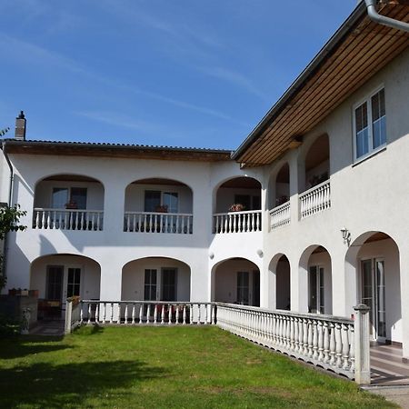 Appartmenthaus Rosenhof Podersdorf am See Bagian luar foto